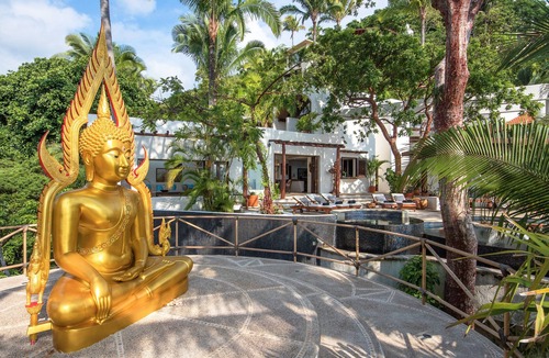 Conchas Chinas Villa | STUNNING VILLA, JACUZZI, POOL & STAFF