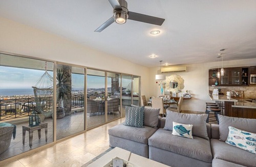 Cabo San Lucas Apartment | Stunning Ocean View Condo + Grill