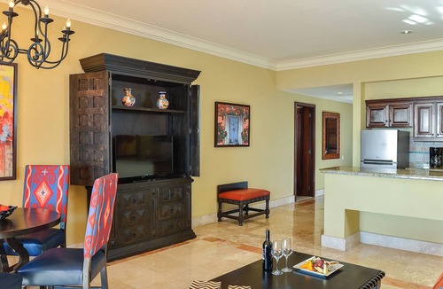 Cabo San Lucas Hotel | STUNNING OCEAN VIEW PRESIDENTIAL SUITE-2 BR/3 BATH IN ENCHANTING CABO