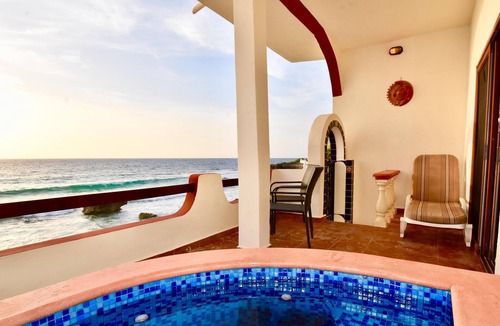Centro - Supmza 001 Apartment | Stunning Oceanfront Studio w/Plunge Pool