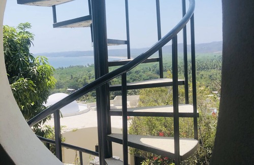 La Manzanilla House | Stunning Oceanview 5BR Pool Rooftop One-of-a-Kind Stay. Walk to the beach
