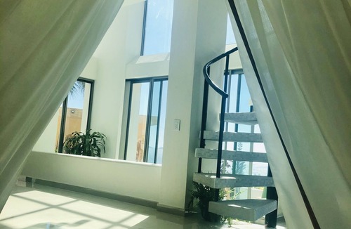 La Manzanilla House | Stunning Oceanview 5BR Pool Rooftop One-of-a-Kind Stay. Walk to the beach