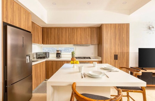 Las Glorias Apartment | Stunning View Oceanfront Condo