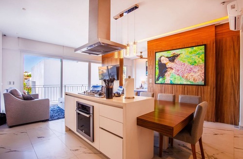 Emiliano Zapata Condo | Stylish 2BR w/View & Gym in Romantic Zone