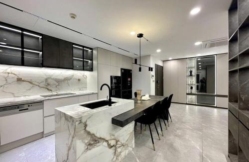 Phu My Hung Apartment | Stylish 3-bedroom River View Apartment