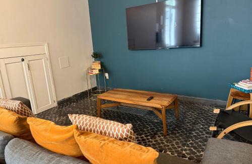 Colonia Roma House | Stylish Colonial Stay in Roma Norte W Rooftop 8BR