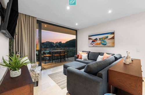 La Cruz de Huanacaxtle Apartment | Stylish Beachfront 3BR Ocean View - Zantamar 301A