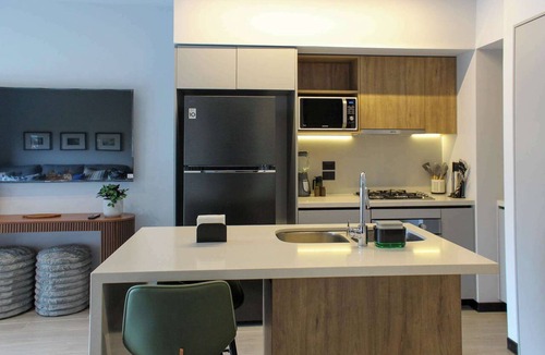 Providencia Apartment | Stylish two bedroom apartment with rooftop pool and city views in Guadalajara Country Club