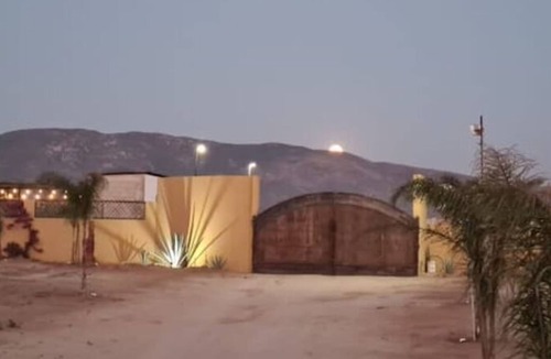 Valle de Guadalupe Cabin | Suite 1 En Finca de Piedra Valle, Downtown