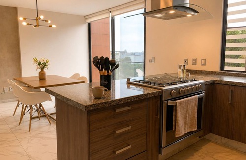 Providencia Apartment | Suite minimalista · rooftop bar · Country Club GDL · limpieza diaria