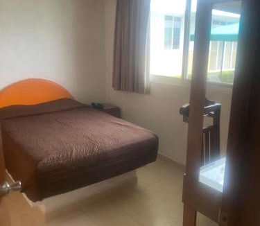 El Oasis Valsequillo Hotel | SUITES HOTEL natural Africam Safari