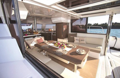 La Paz Boat Rental | Sun-Kissed Sailing in Mar de Cortez: A Baja California Sur Beach Experience
