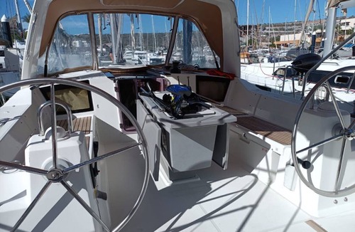 La Paz Boat Rental | Sun-Kissed Sailing in Mar de Cortez: A Baja California Sur Beach Experience