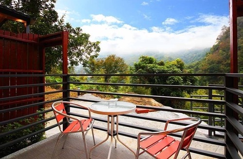 Dahu Bed & Breakfast | Sunlight Forest