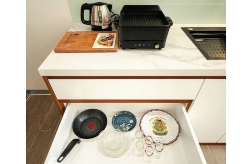 Da Kao Apartment | Sunny 1 BR with big windows #2