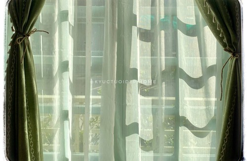 Hue House | Sunny Balcony, Bathtub, Projector, Chill Chair