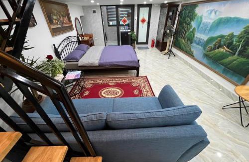 Hang Buom Apartment | Sunny Balcony