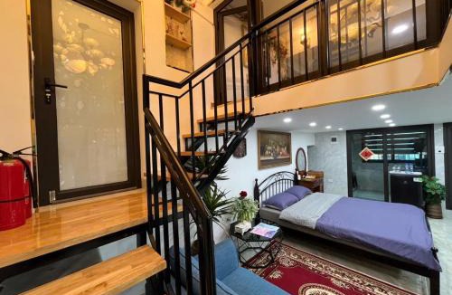 Hang Buom Apartment | Sunny Balcony