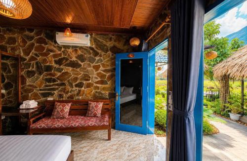 Hoa Lu Cabin | Sunny Valley Retreat