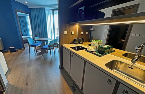 Suoi Nuoc Beach Hotel | Sunrise Oceanfront Mui Ne - V Ruby