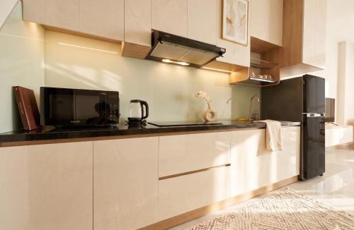 Tan Qui Dong Apartment | Sunrise Riverside by Tam House with Gym and Pool