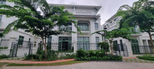 An Thoi Villa | Sunrise Villa bãi Khem - biệt thự 4 phòng ngủ, 5 phòng tắm, thang máy riêng, máy giặt và sấy đồ, bếp với đầy đủ dụng cụ ăn uống, đồ dùng nấu ăn