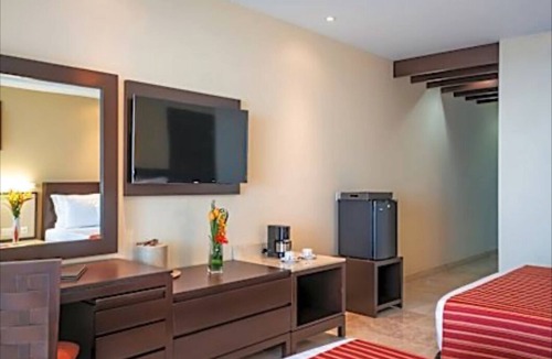 Buenos Aires Hotel | Sunset Plaza, Ocean View,Two Queen Beds,