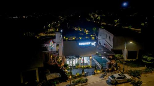 Luong Son Apartment | Sunset Villa Legacy Hill Resort