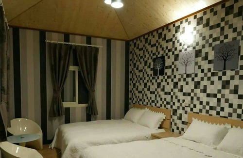 Zuozhen District Bed & Breakfast | SunShine Farmstead