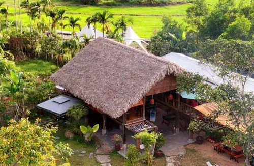 Lang Co Bed & Breakfast | Suoi Da Homestay
