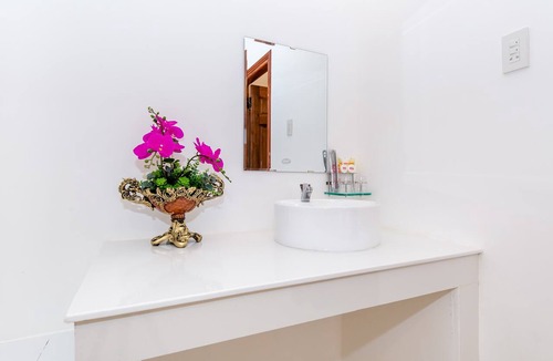 Cam Ranh Hotel | Super OYO 598 Peony Hotel
