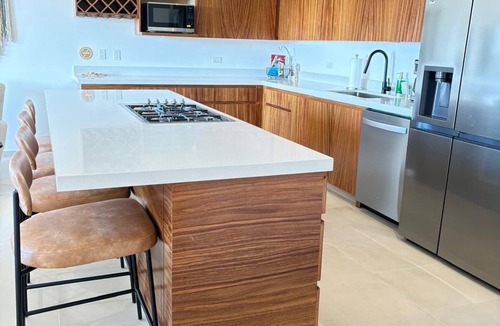 Cerritos Apartment | Surf Paraiso @The Point