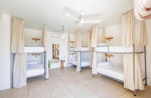 Los Tamarindos Hostel | Surfnest Hostel