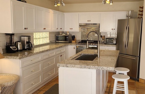 Las Gaviotas Cottage | Sweeping Ocean and Surf View, Closest to Beach, Best Floor plan, New Kitchen!