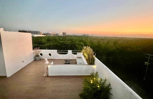 Puerto Juarez Apartment | SWEET HOME steps from the beach & ferry to Isla Mujeres. With Pool & rooftop