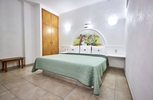 Barra de Navidad Hotel | The Alondra Hotel