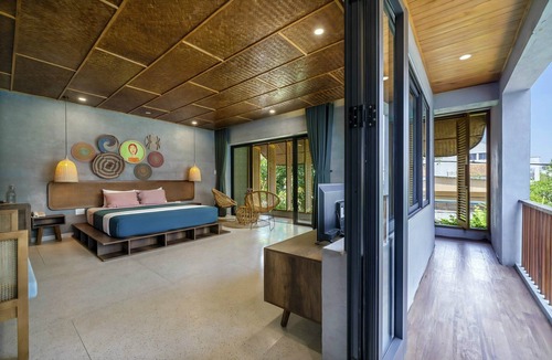 Cam Thanh Villa | The An Retreat 7BRs w/Pool & Rice Field