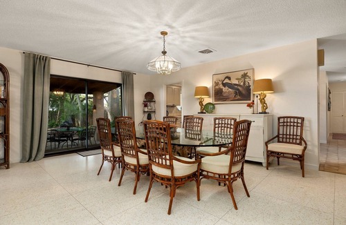 Monte Alto House | The Birdhouse on the Rio - A South Texas Retreat for Nature Lovers & Families!