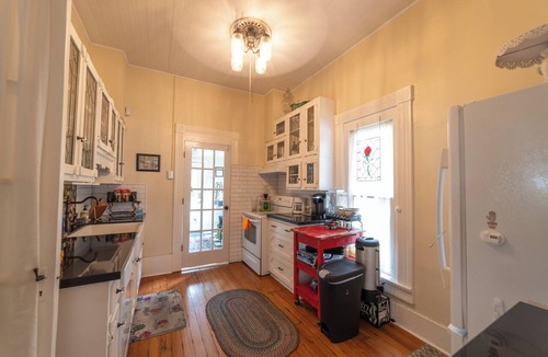 Palmview South House | The Bryan House: Where History & Nature Meet! w/King Bed. Pet friendly!