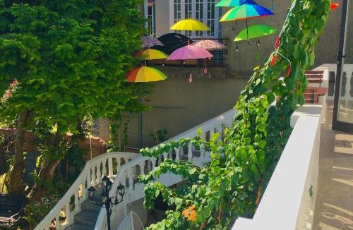 Hue House | The Cau Garden House