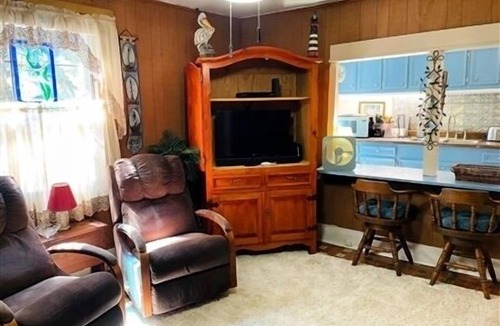 Port Mansfield Cottage | The Cozy Cottage. 2 Beds, Sleeps 4.
