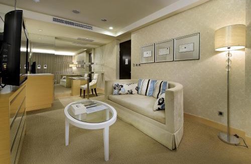 Yuchi Resort | The Crystal Resort Sun Moon Lake