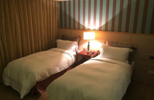 Zhongshan Hotel | The Moon Hotel