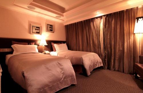 Zhongshan Hotel | The Moon Hotel