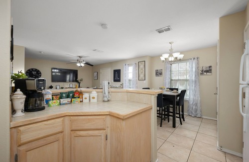 Harlingen Condo | The Parisian Keyless Condo 4 min from Airport and Hospitals