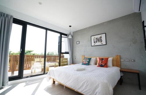 South Beach Bed & Breakfast | The Red Hotel