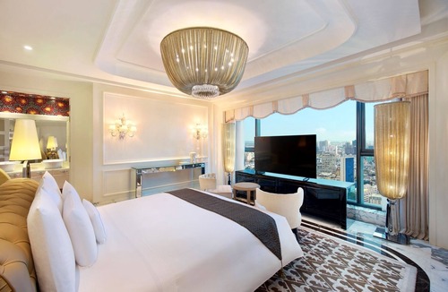 Nguyen Hue Walking Street Hotel | The Reverie Saigon
