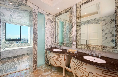 Nguyen Hue Walking Street Hotel | The Reverie Saigon