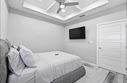 Edinburg House | The Smart Home, Pool paradise, 5min to UTRGV, 4BR 3BA
