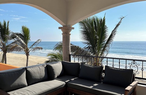 Cerritos Condo | The Wave Penthouse Condo @ Cerritos Beach, Beachfront with Pool/Spa